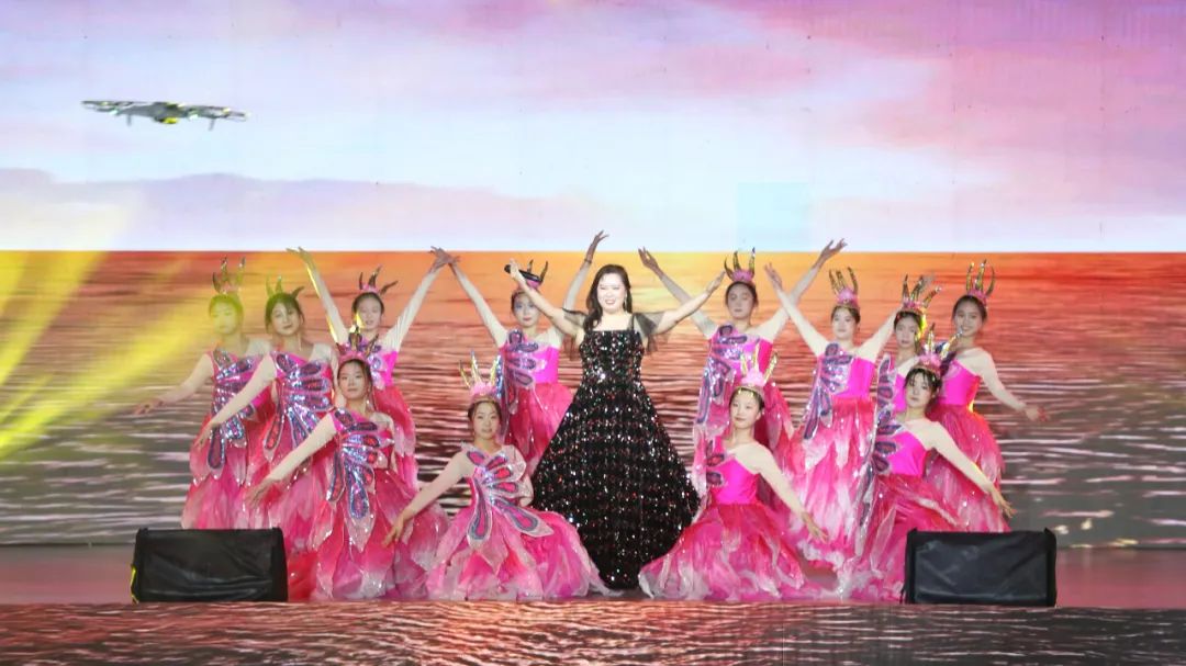 我校举办“学习二十大，永远跟党走，奋进新征程”校园文化艺术节动态展 第 5 张