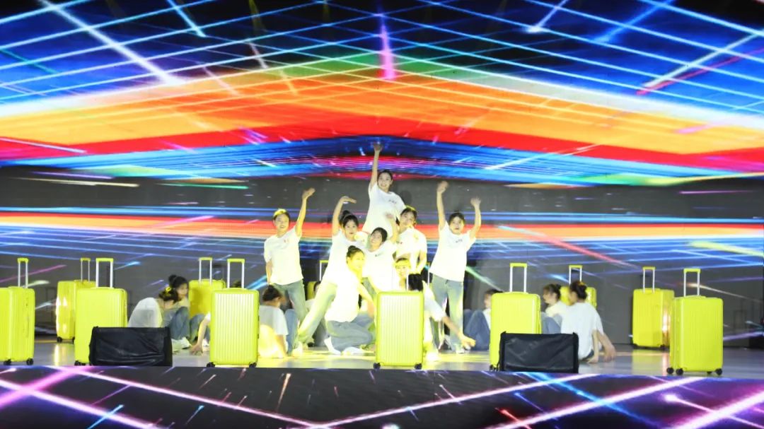 我校举办“学习二十大，永远跟党走，奋进新征程”校园文化艺术节动态展 第 13 张