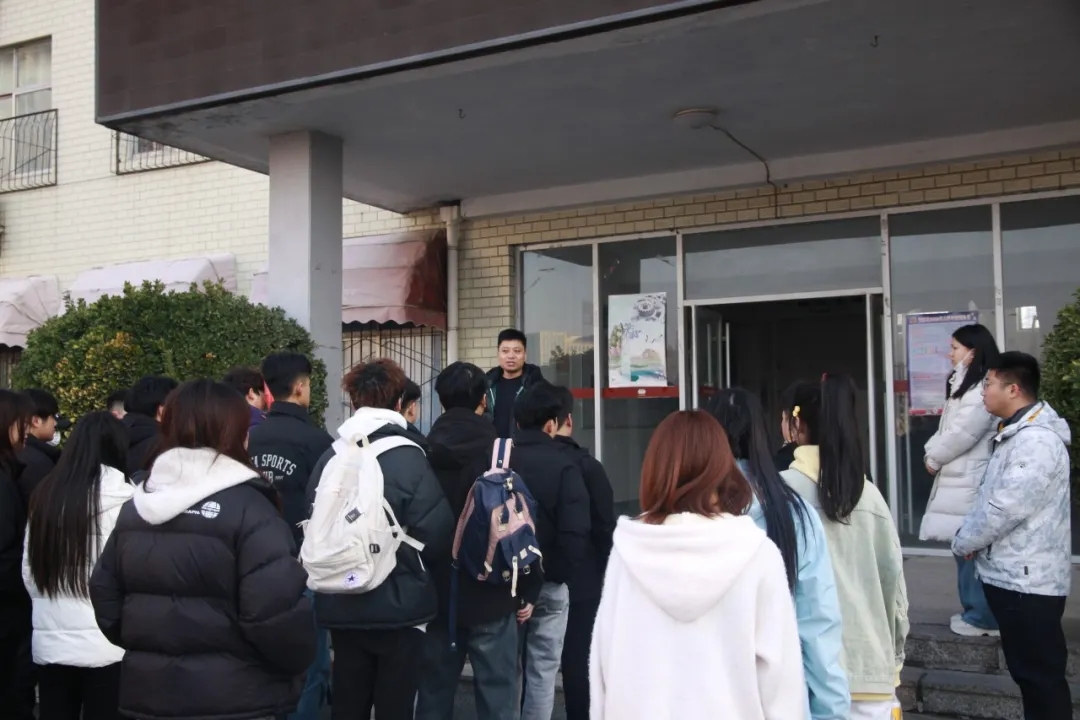 1.webp.jpg 1.webp.jpg